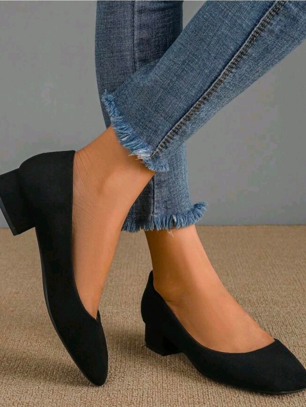 NEW!!  Black Suede Low Heel Women's Pumps